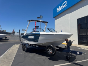 2025 Malibu Boats 21 LX for sale in SAN DIEGO, California