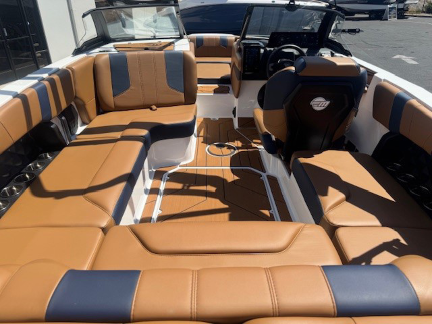 2025 Malibu Boats 21 LX