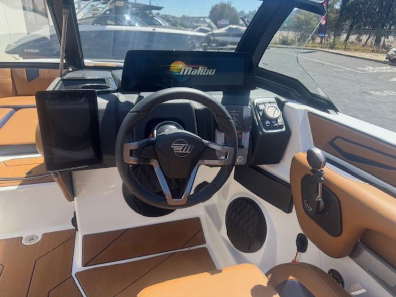 2025 Malibu Boats 21 LX