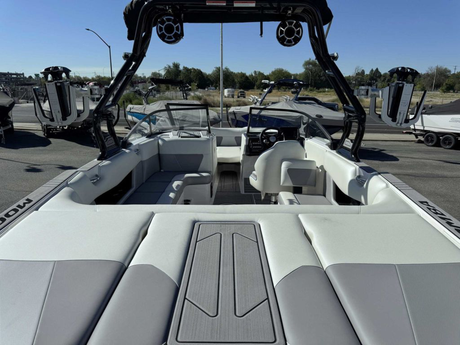 2021 MOOMBA Max