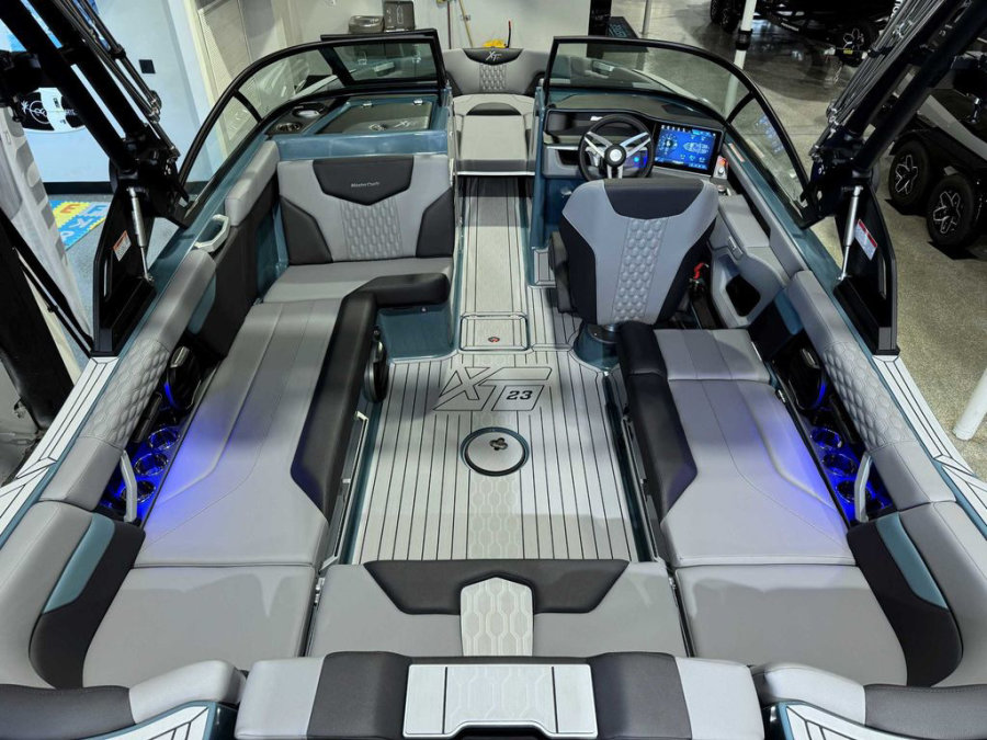 2026-mastercraft-xt23-108343-image16
