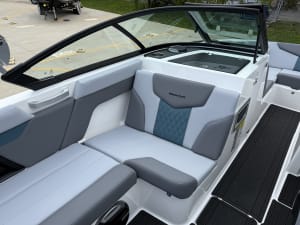 2026-mastercraft-xt22-108345-image18