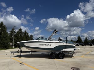 2026-mastercraft-xt22-108345-image1