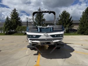 2026-mastercraft-xt22-108345-image4