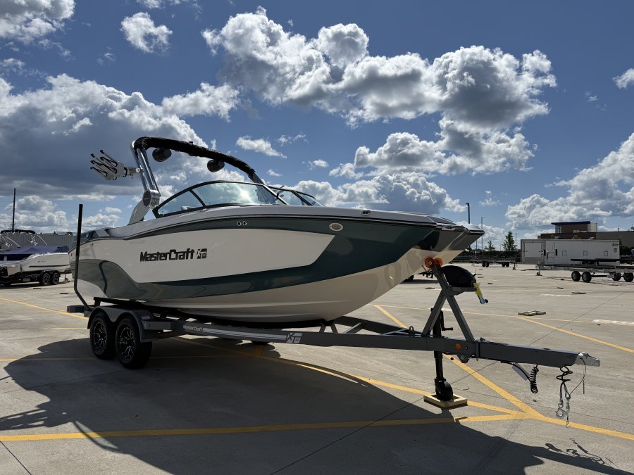 2026-mastercraft-xt22-108345-image6