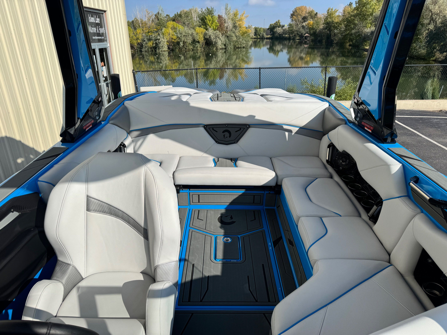 2026 Centurion NV233