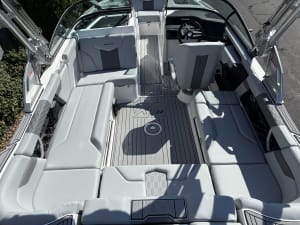 2026-mastercraft-xt22-108830-image11
