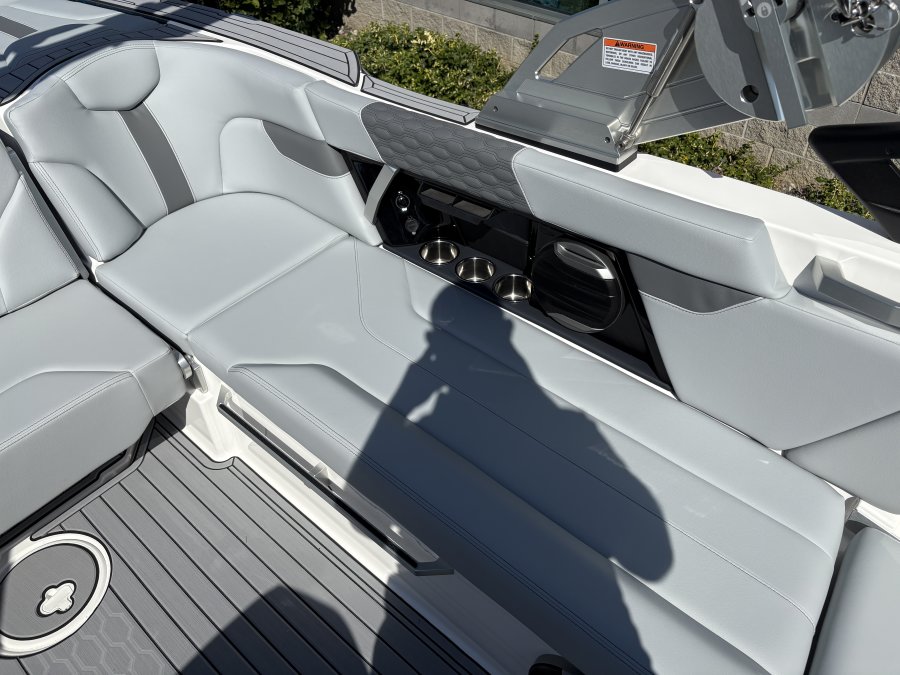 2026-mastercraft-xt22-108830-image15