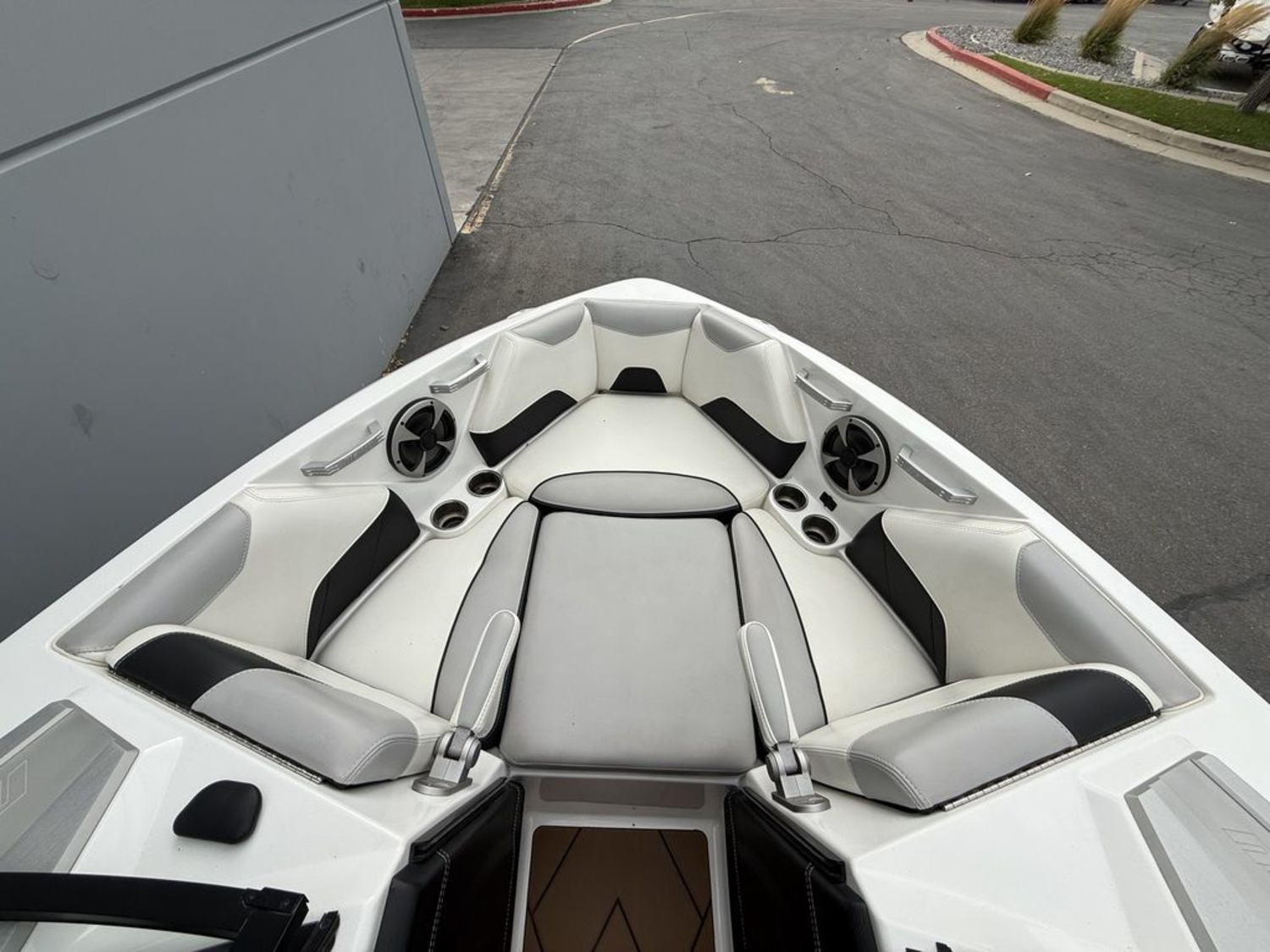 2020 Malibu Boats 23 LSV