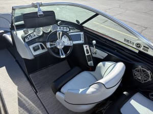 2015-mastercraft-x30-108949-image11