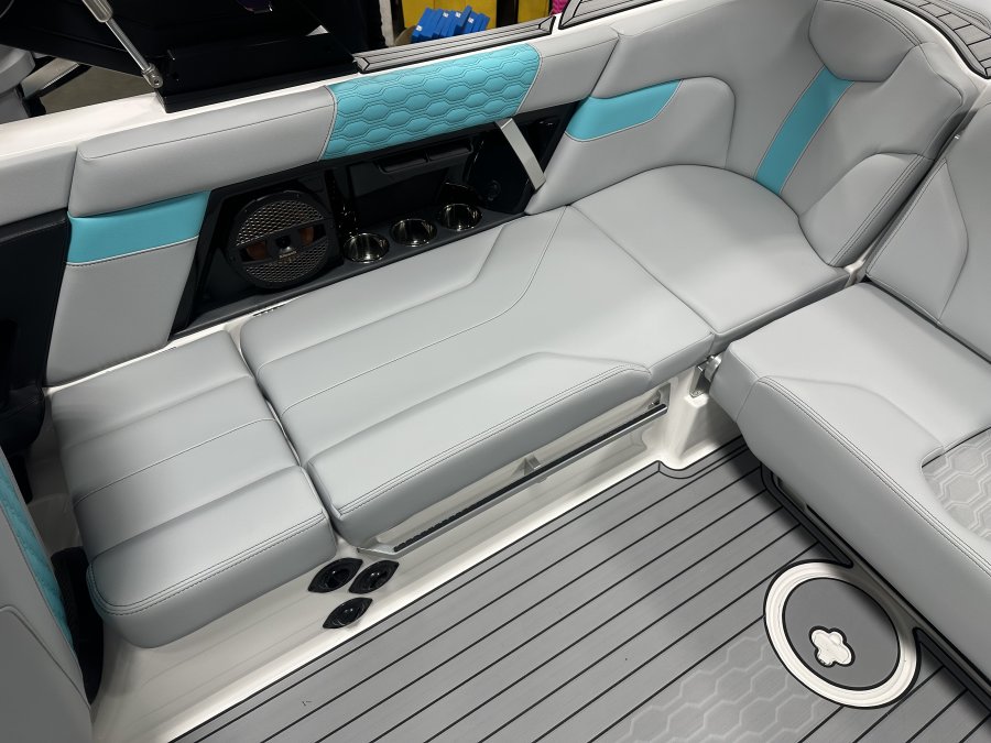 2025-mastercraft-xt23-108950-image14