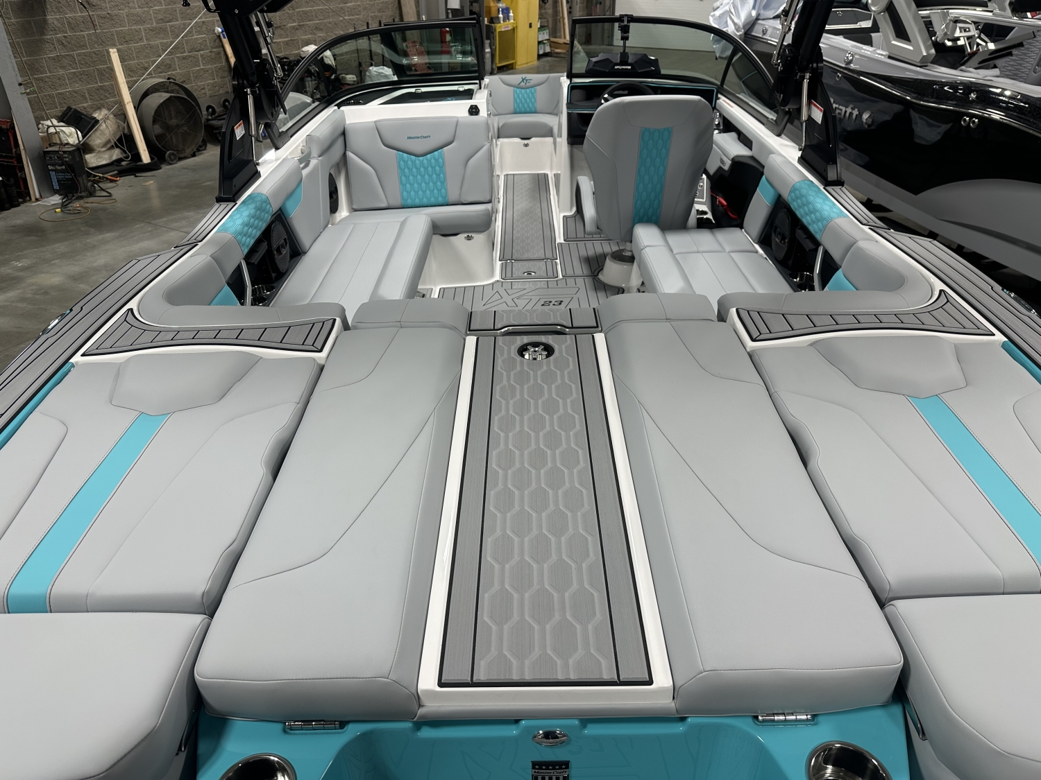 2025 MasterCraft XT23