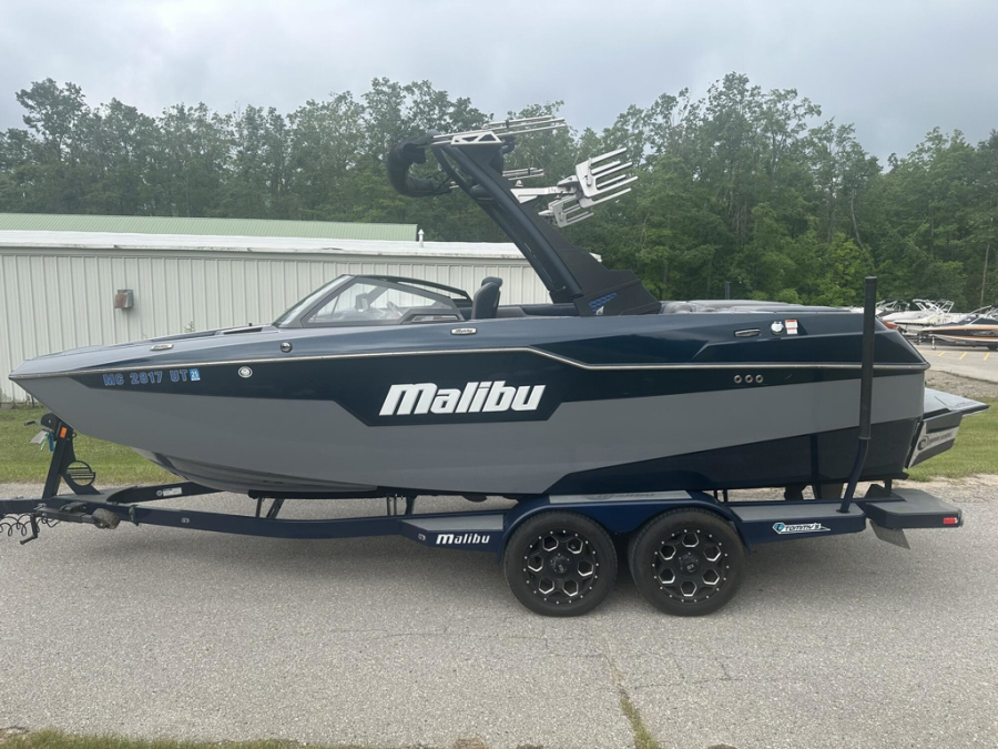 2022 Malibu Boats M220 for sale in Walloon Lake, Michigan