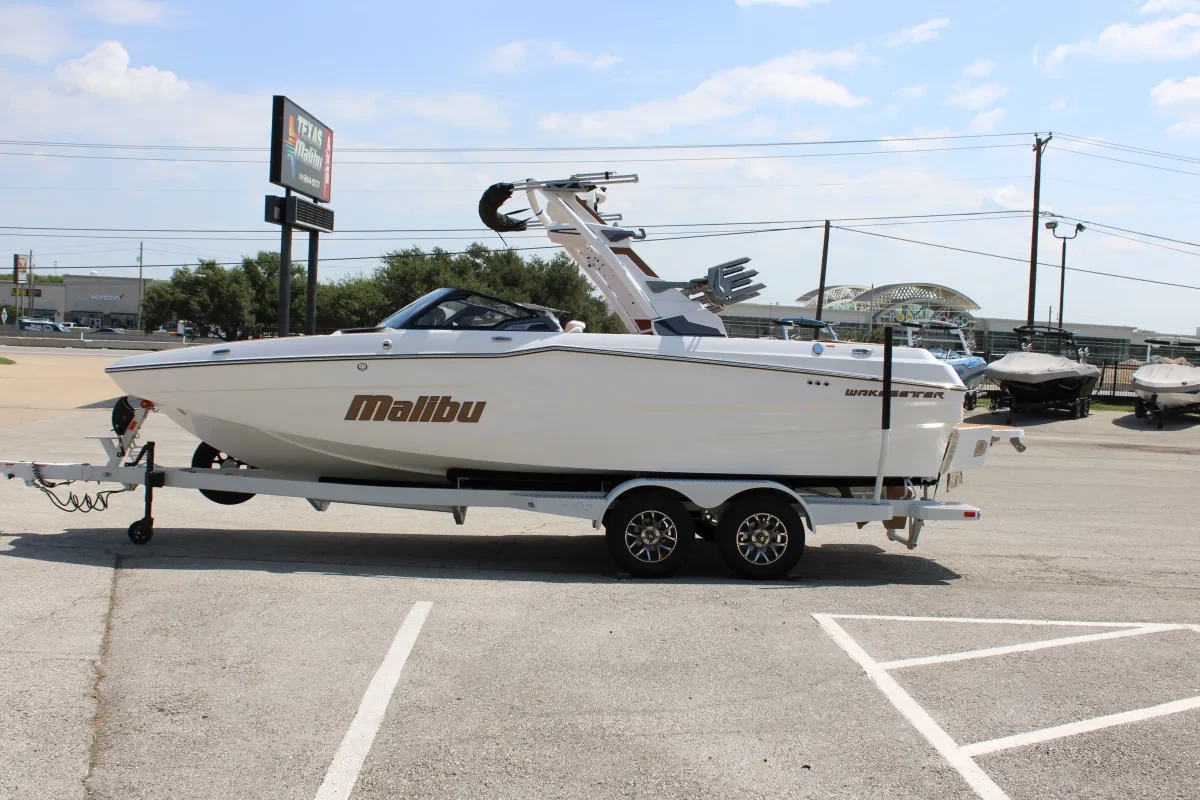 2026 Malibu 23 MXZ