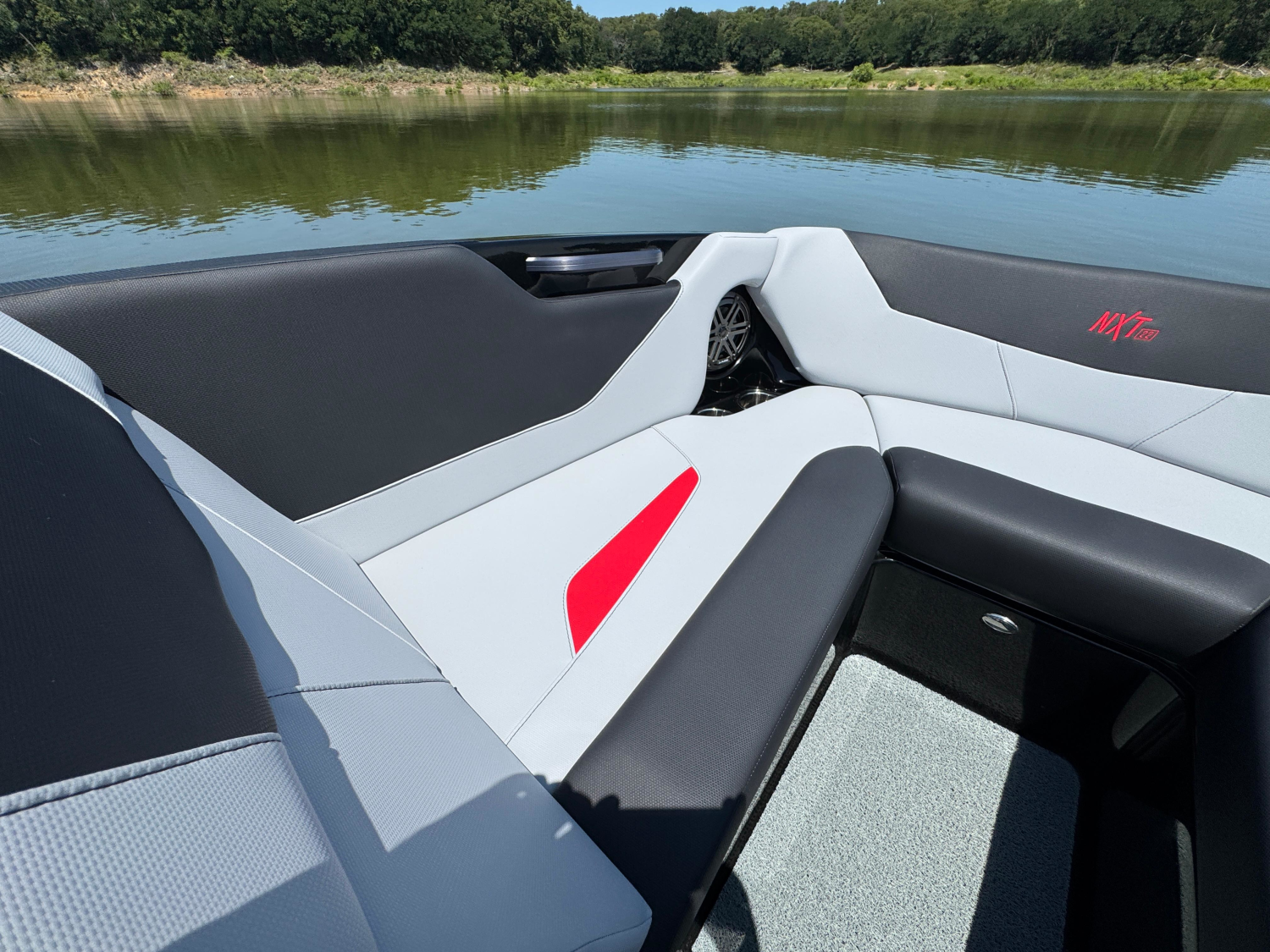 2022 MasterCraft NXT22