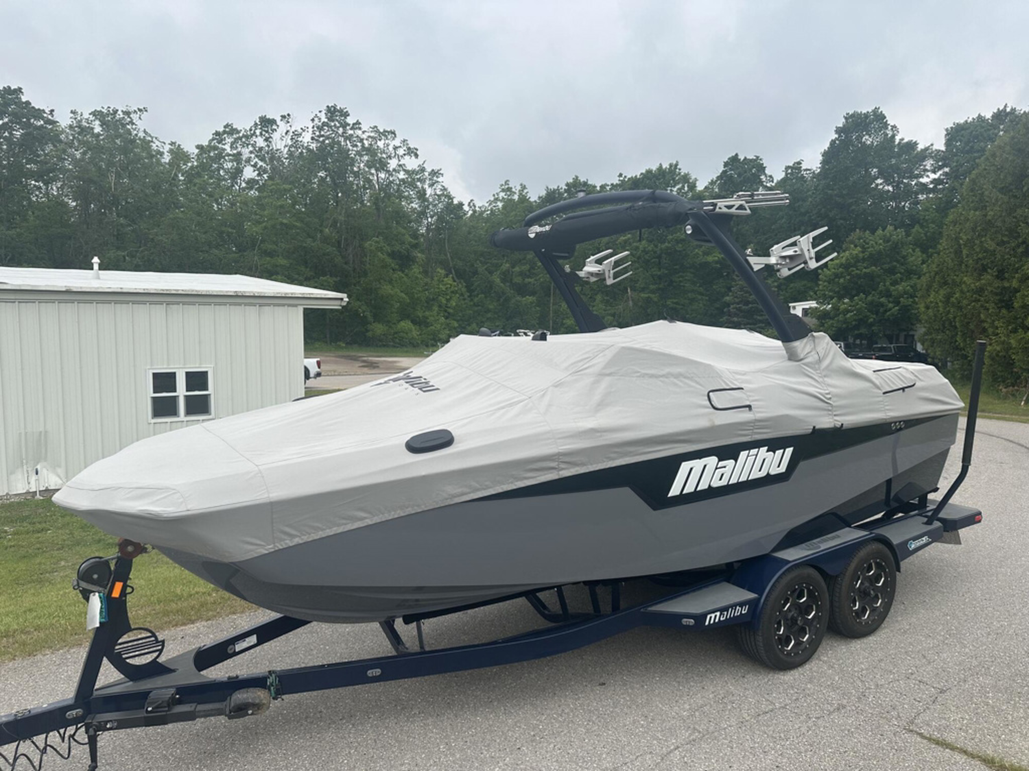 2022 Malibu Boats M220