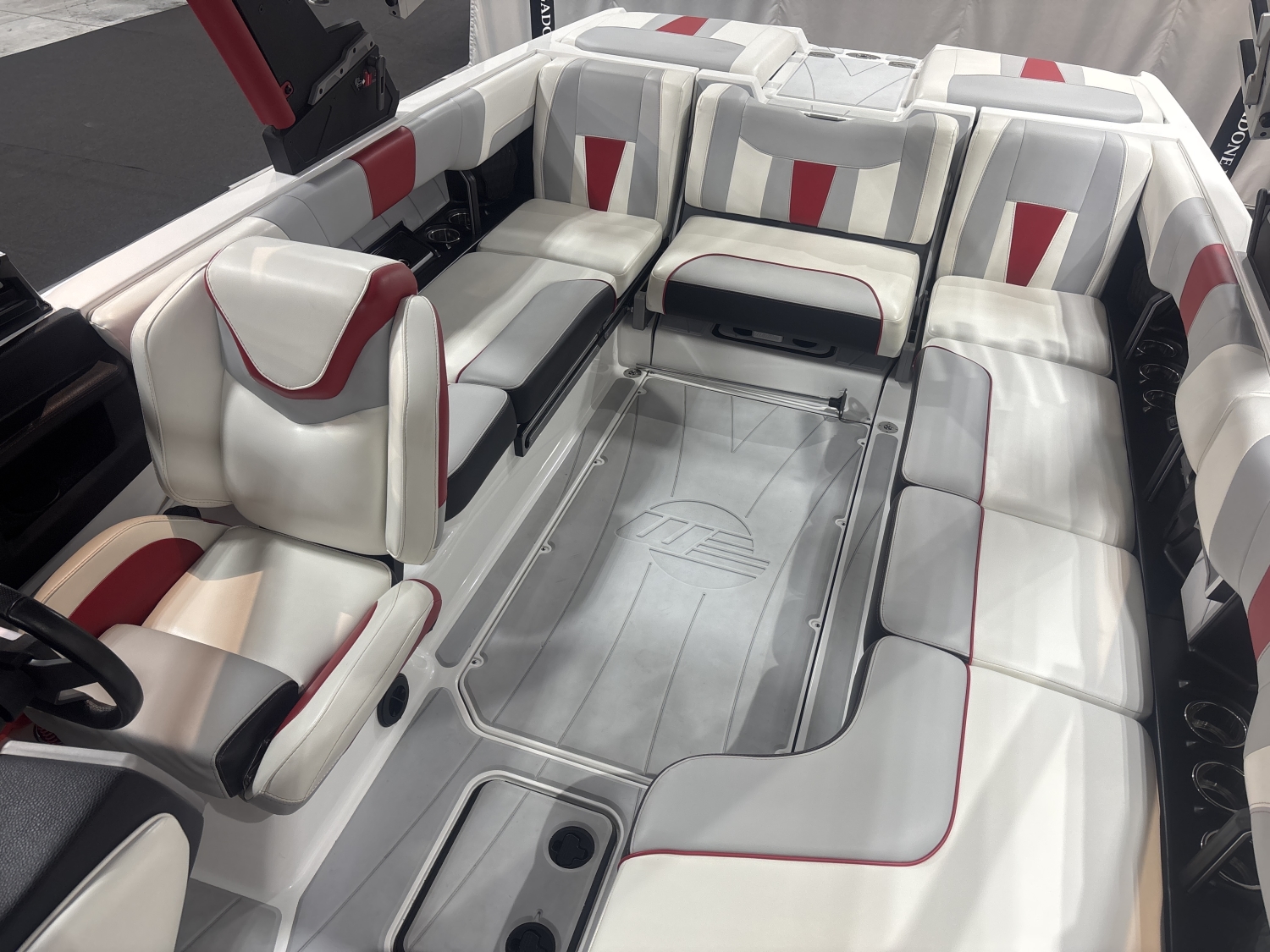2023 Malibu 23 LSV