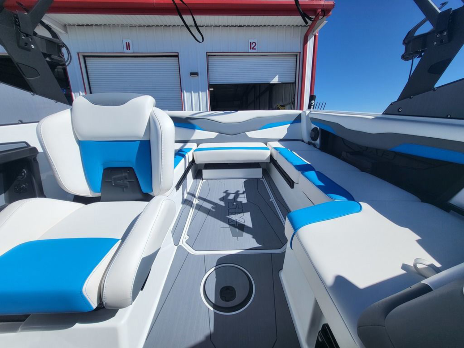 2025 Axis Wake Research T220