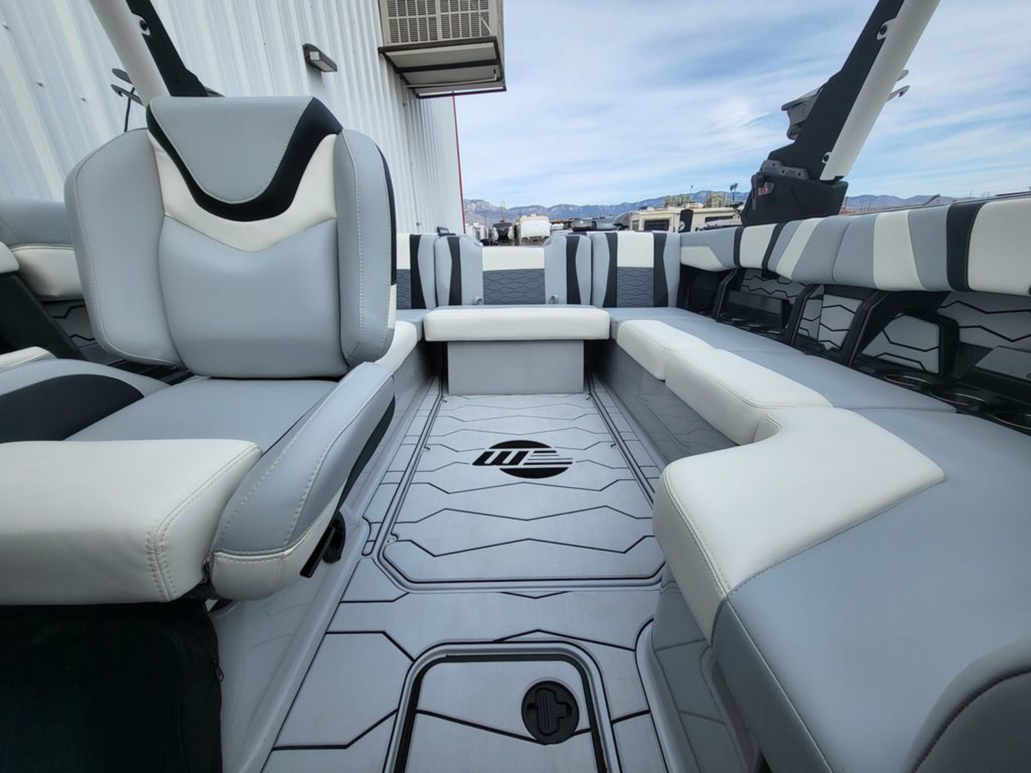 2025 Malibu Boats 22 MXZ