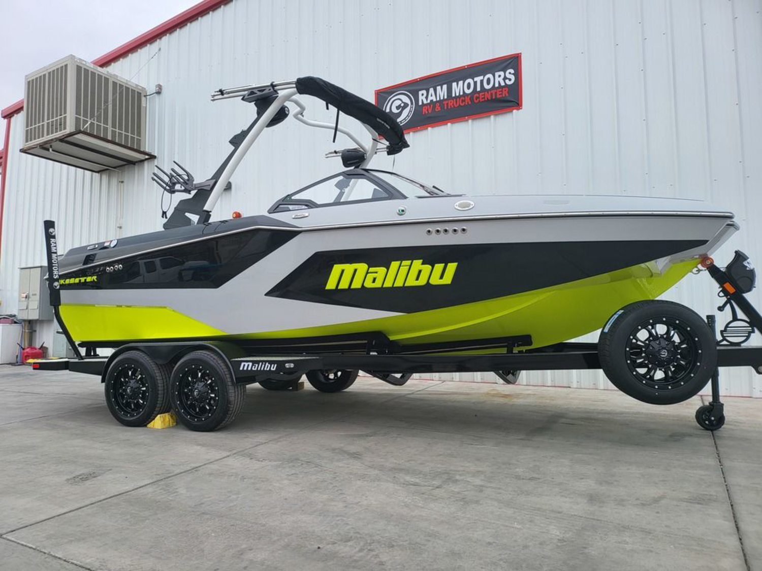 2025 Malibu Boats 22 MXZ