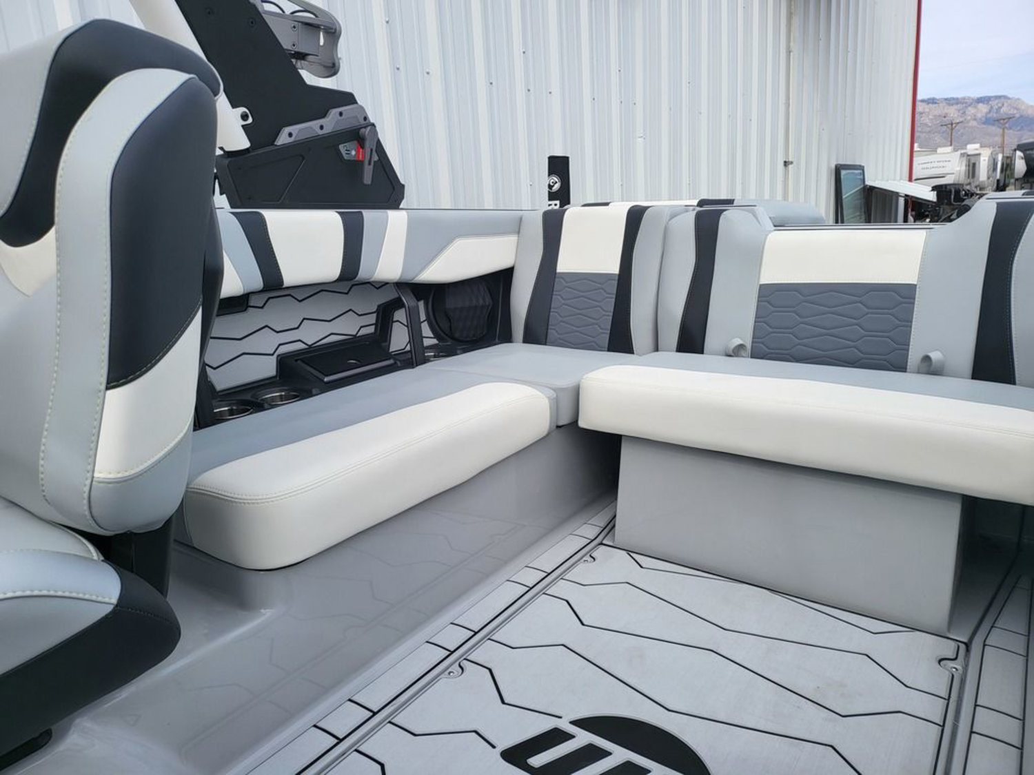 2025 Malibu Boats 22 MXZ