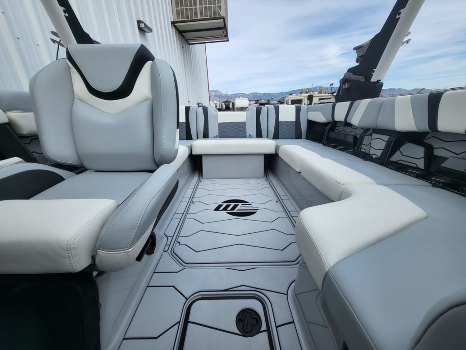 2025 Malibu Boats 22 MXZ