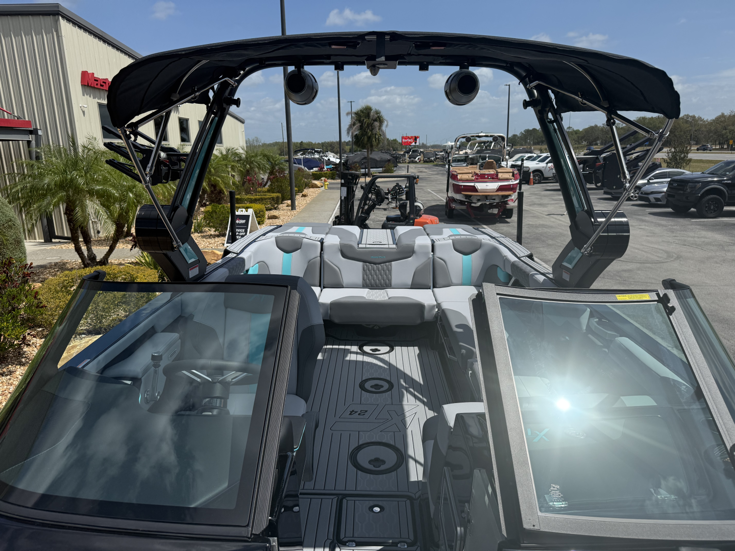 2025 MasterCraft XT24