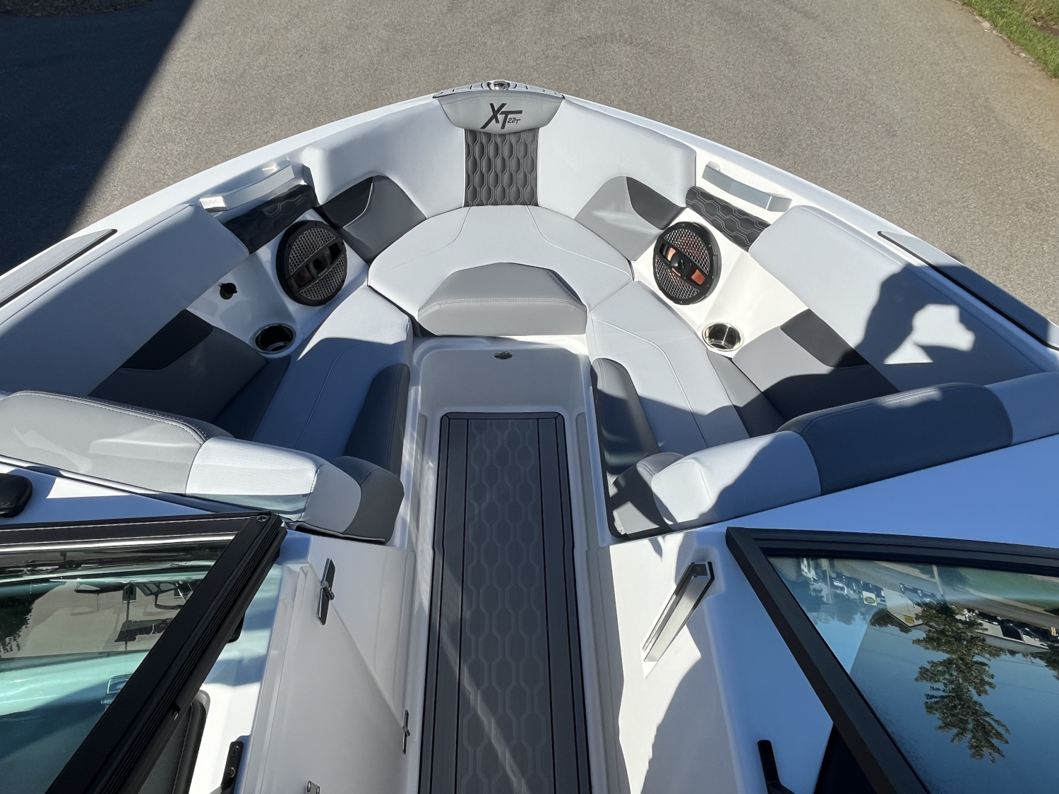 2025 MasterCraft XT22T