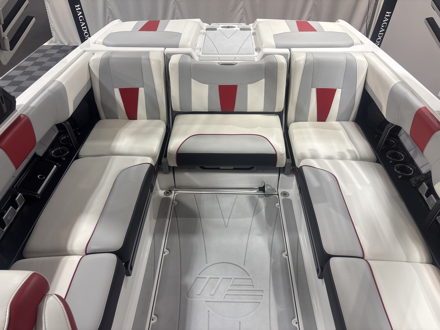 2023 Malibu 23 LSV