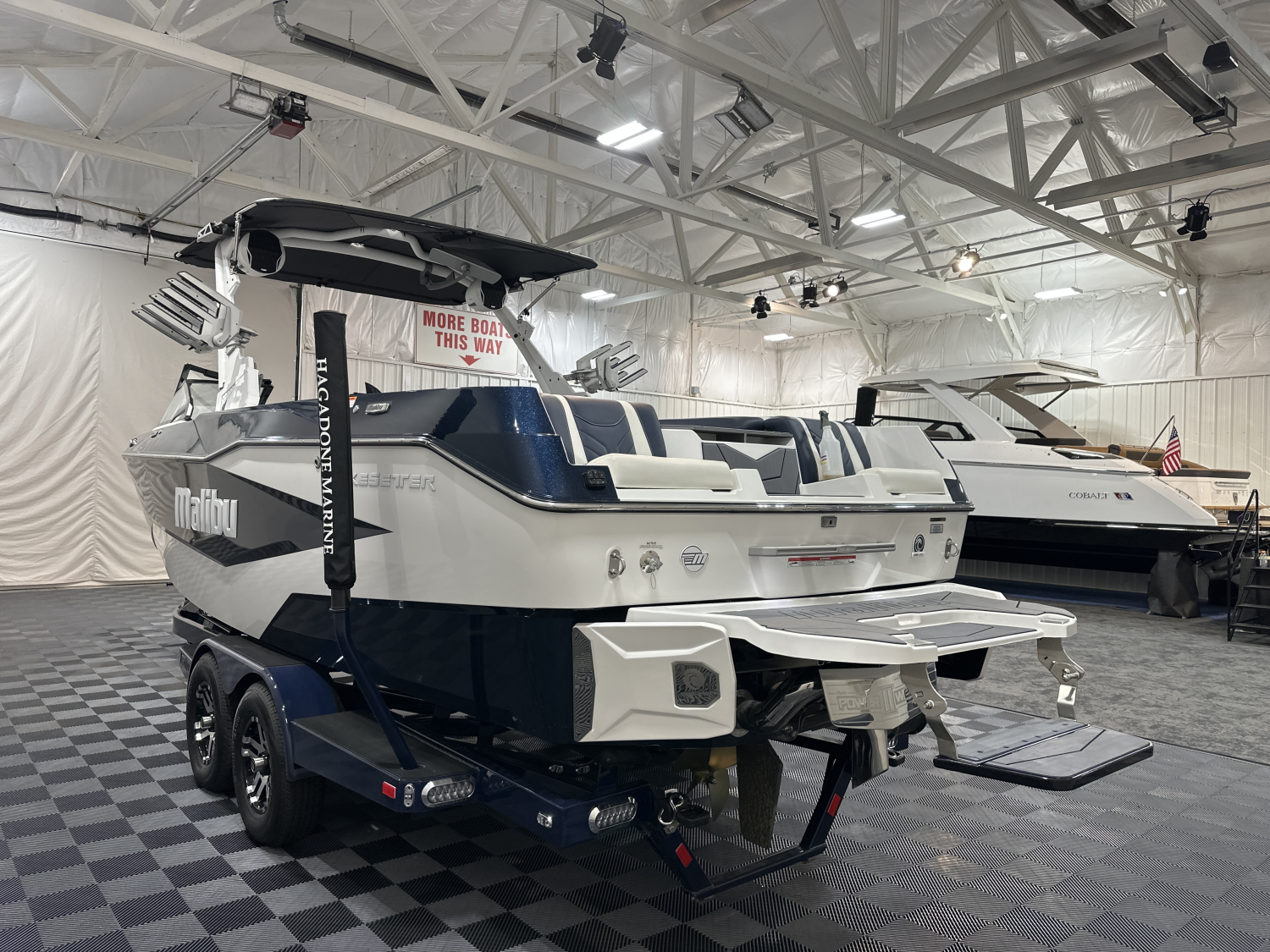 2025 Malibu 25 LSV