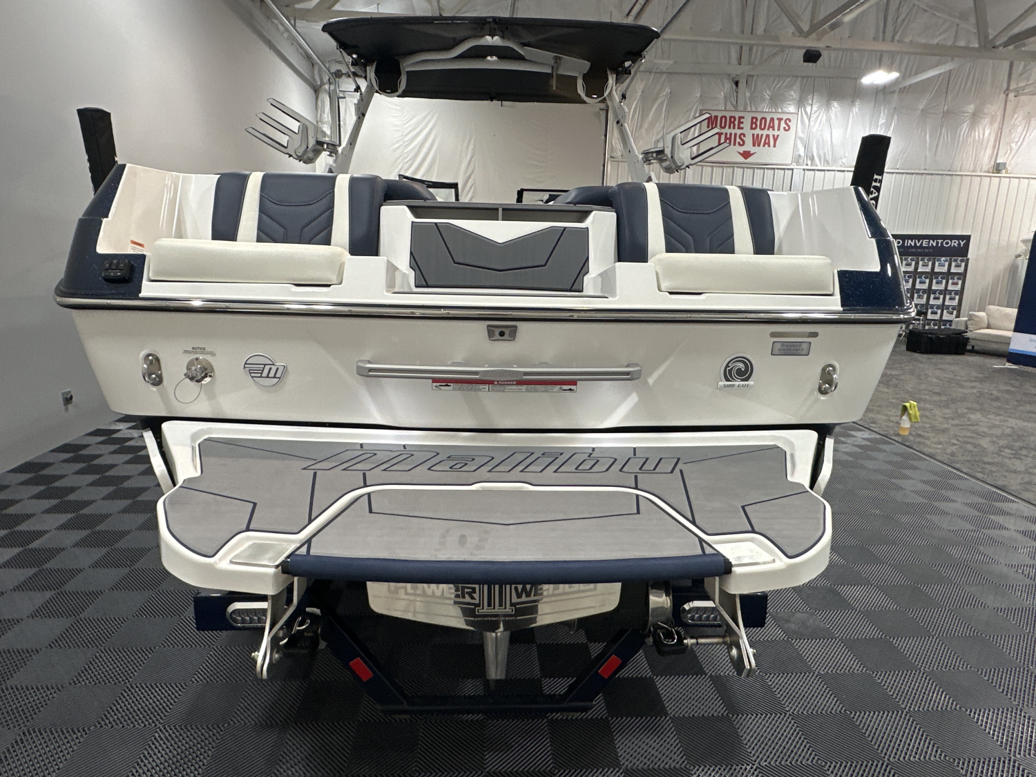 2025 Malibu 25 LSV