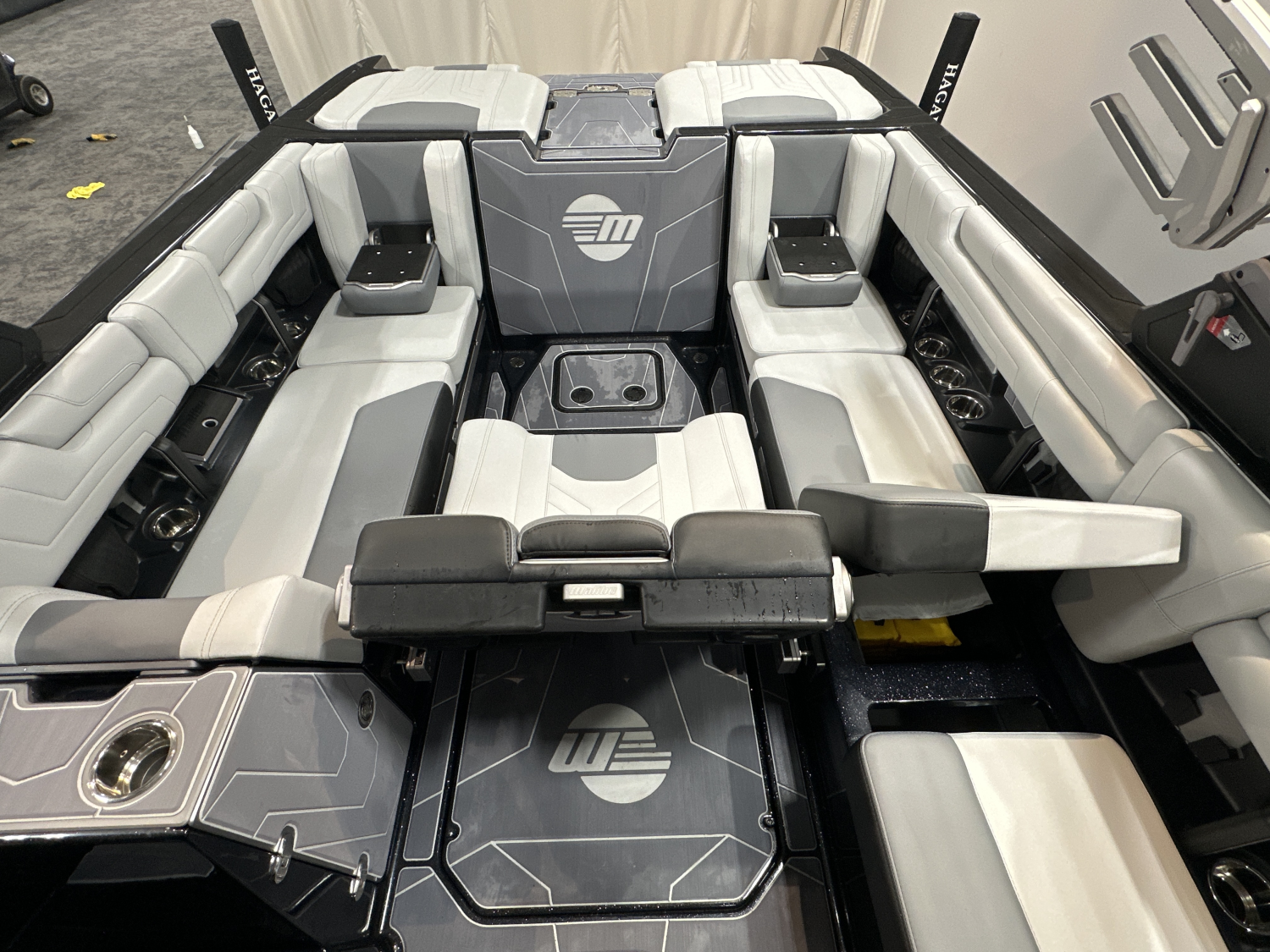 2025 Malibu 25 LSV