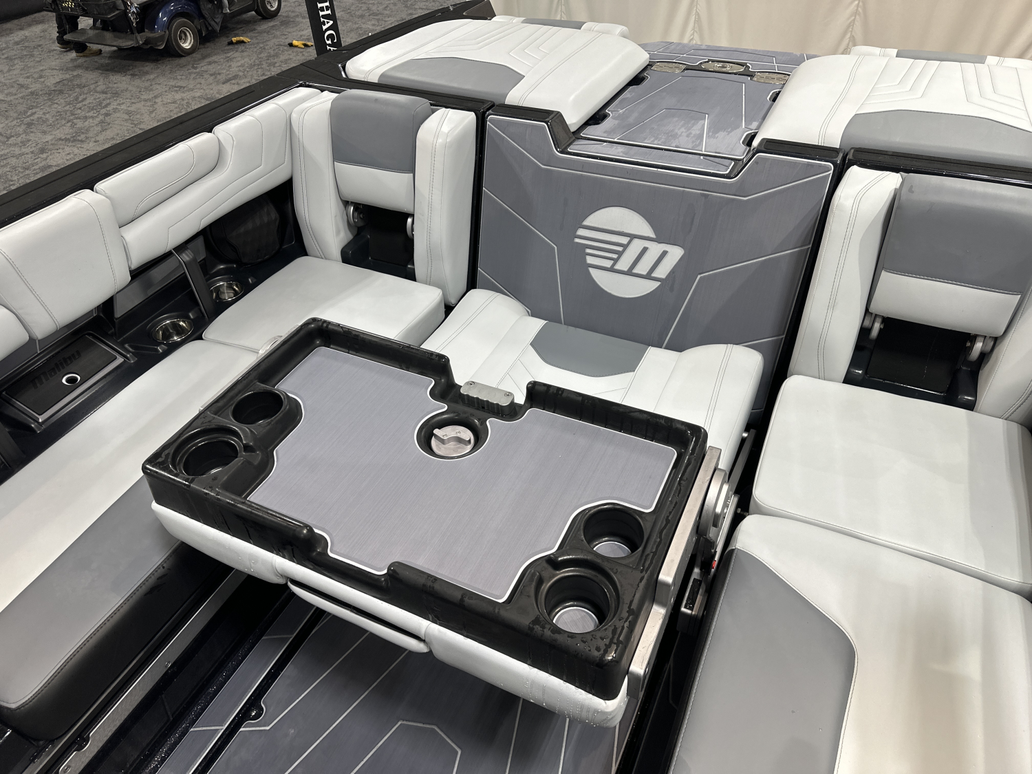 2025 Malibu 25 LSV