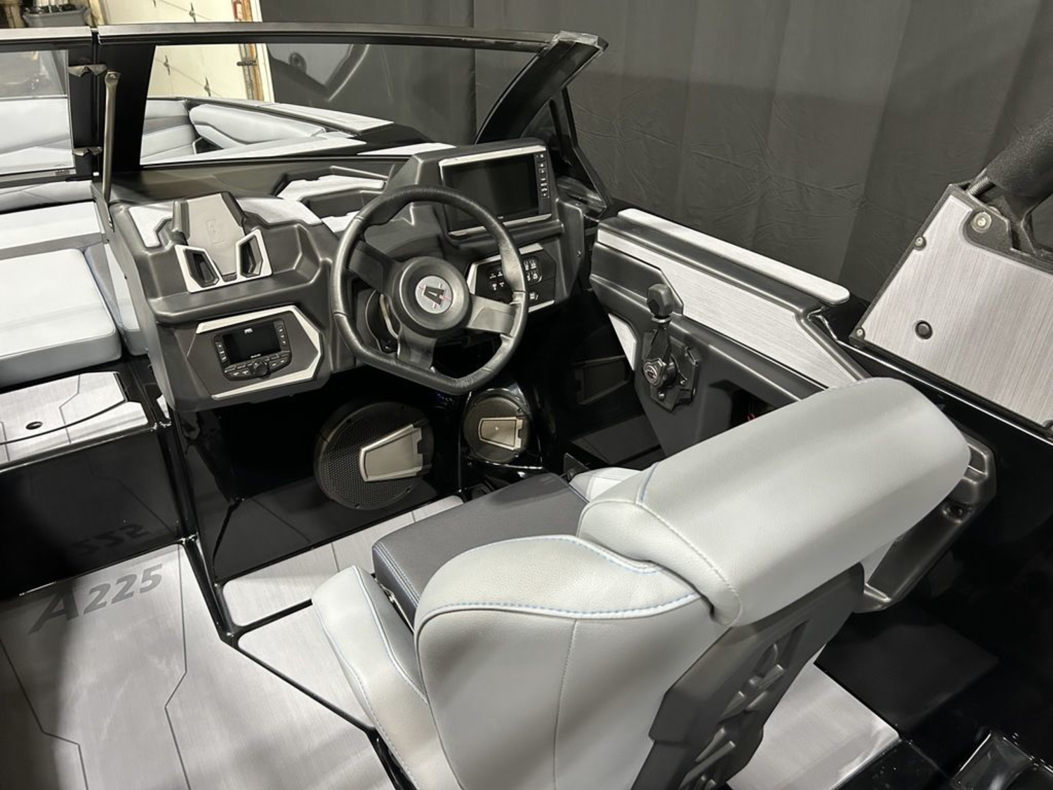 2025 Axis Wake Research A225