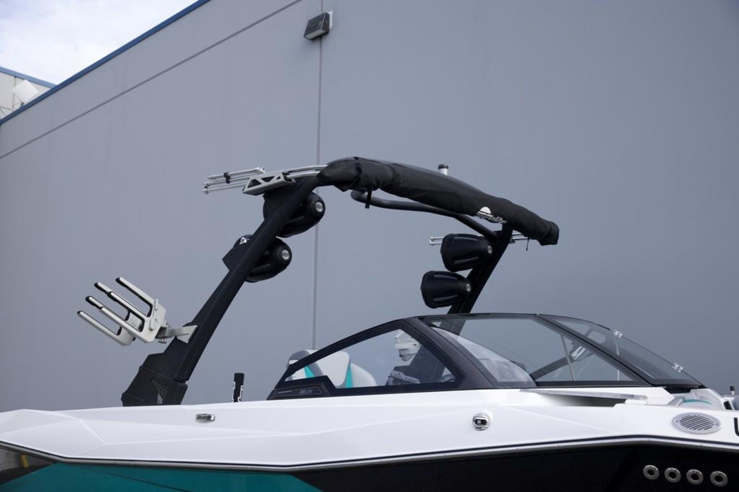 2023 Malibu Boats 26 LSV