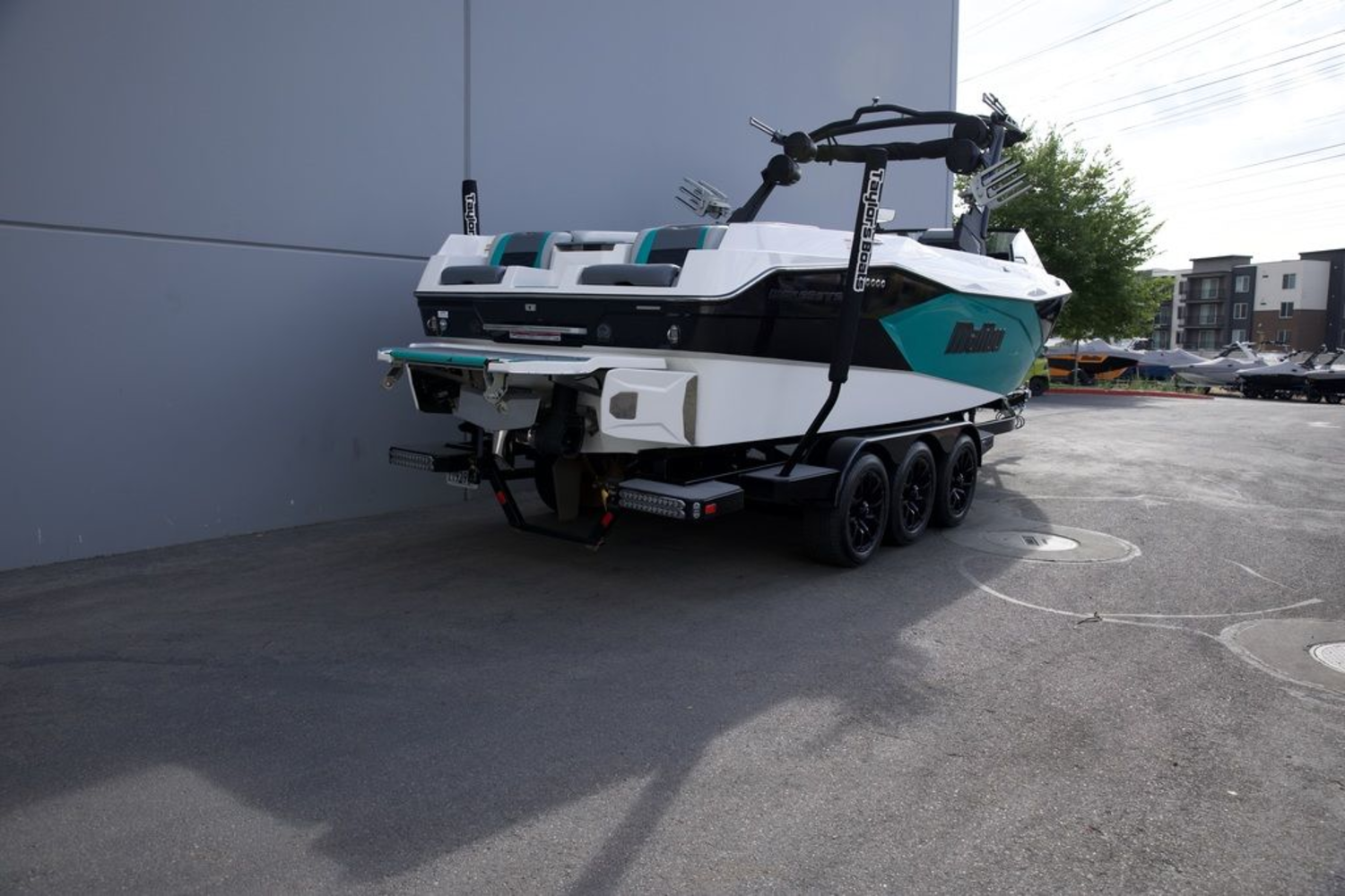 2023 Malibu Boats 26 LSV