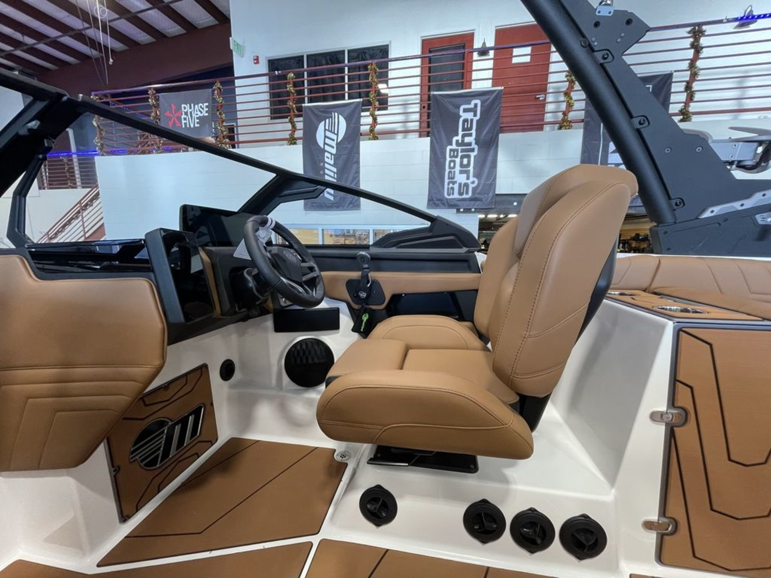 2025 Malibu Boats 25 LSV