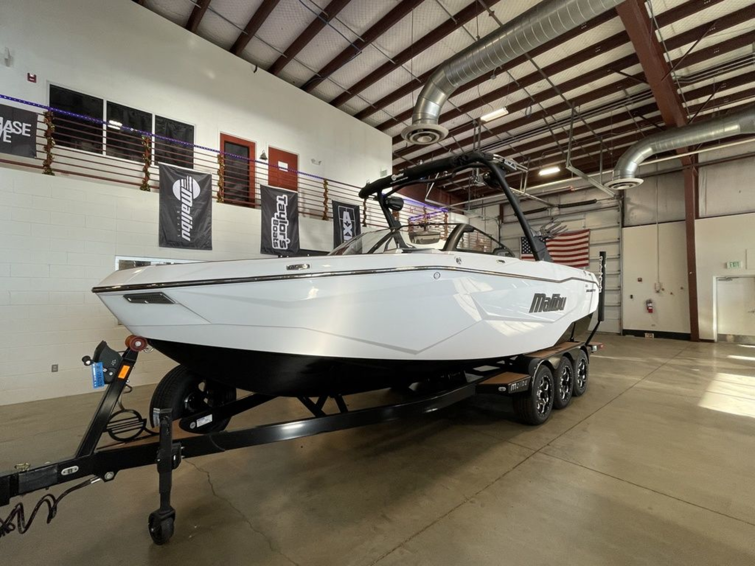 2025 Malibu Boats 25 LSV