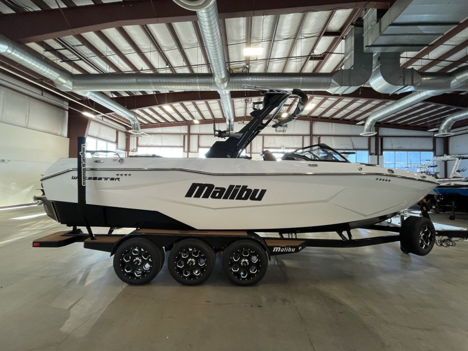2025 Malibu Boats 25 LSV