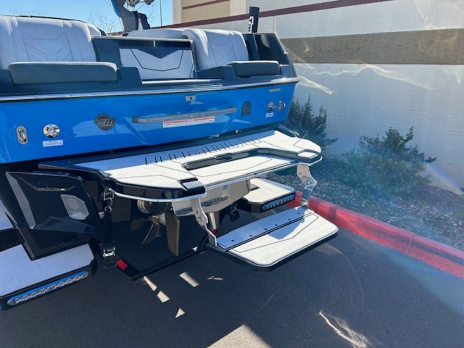 2025 Malibu Boats 25 LSV