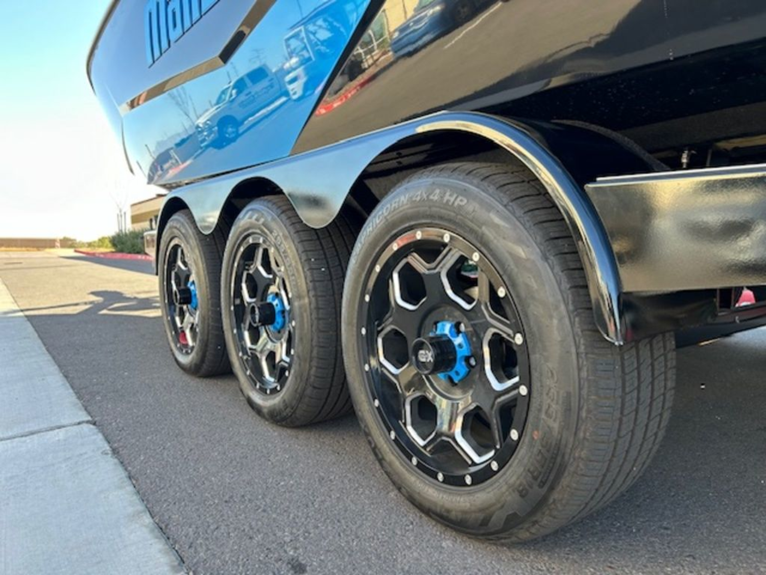 2025 Malibu Boats 25 LSV