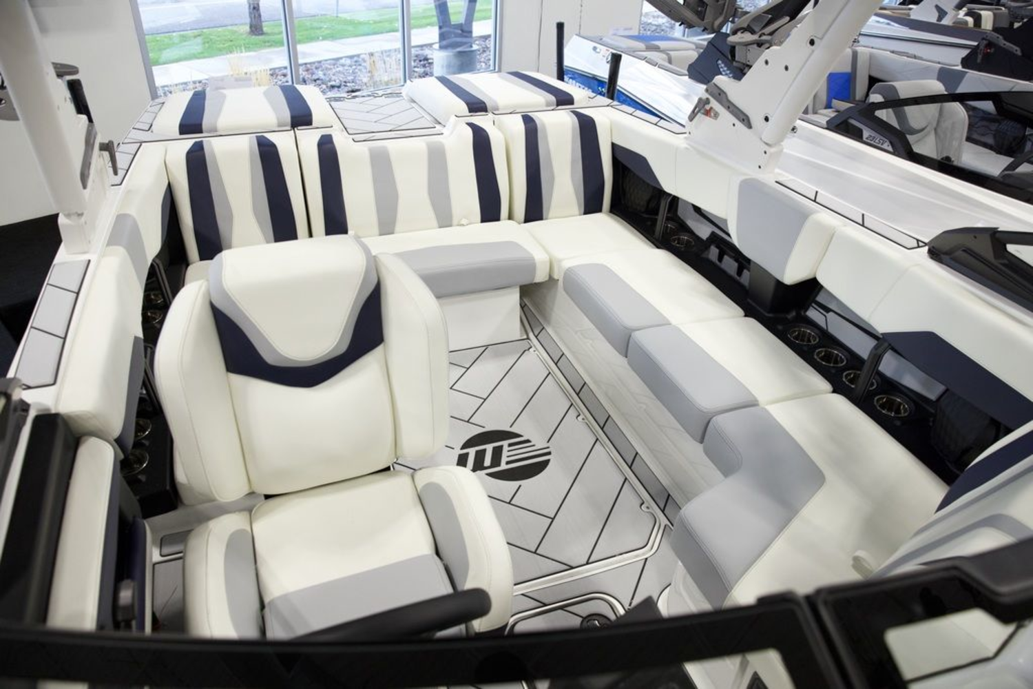 2025 Malibu Boats 22 LSV