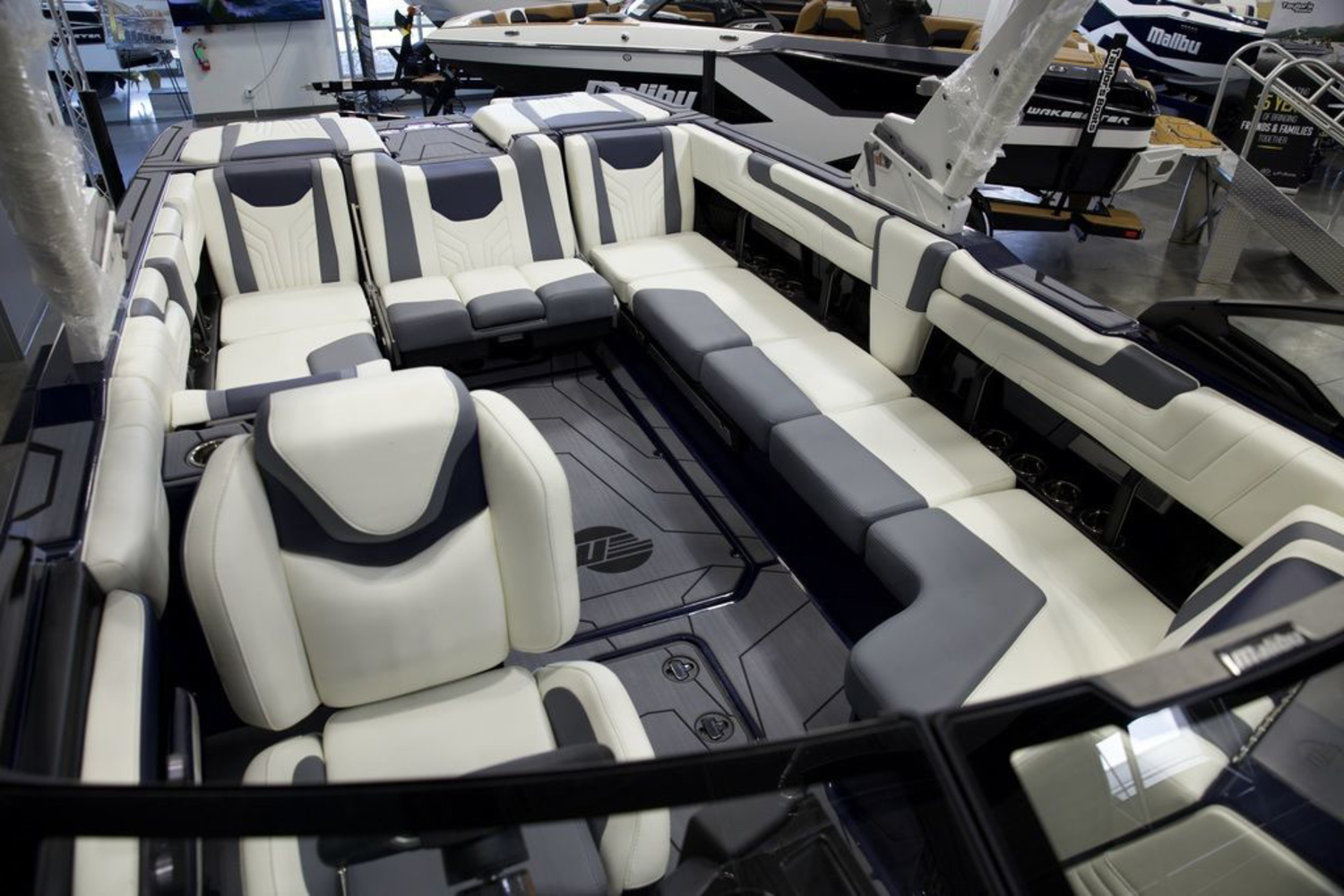 2025 Malibu Boats 25 LSV