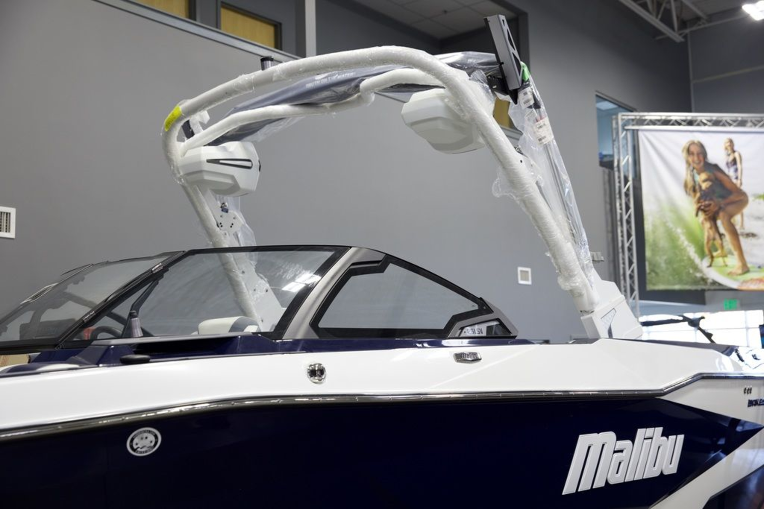 2025 Malibu Boats 25 LSV