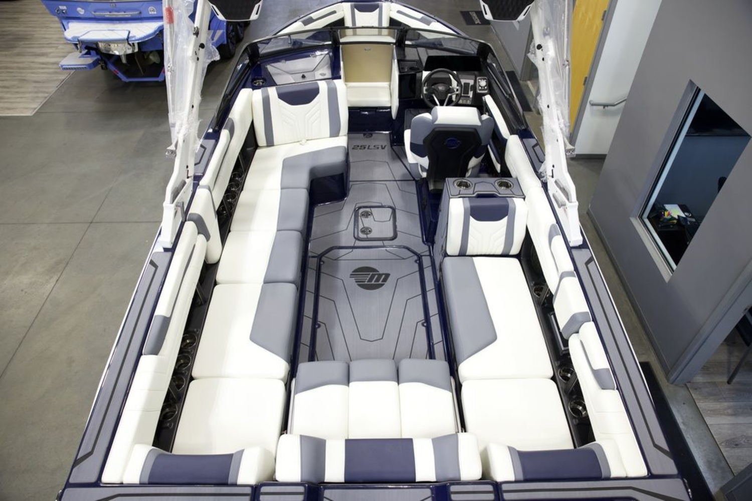 2025 Malibu Boats 25 LSV
