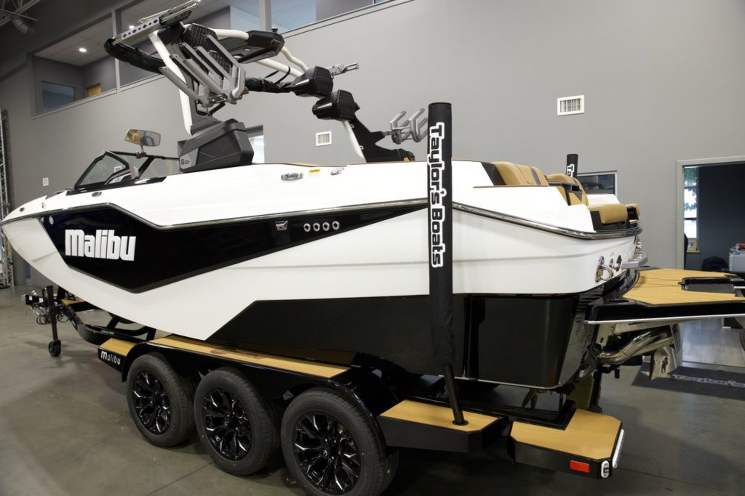 2025 Malibu Boats M230