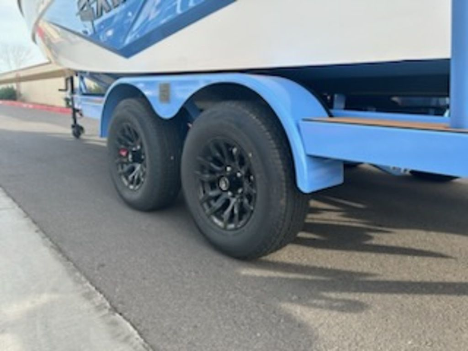 2025 Axis Wake Research T220