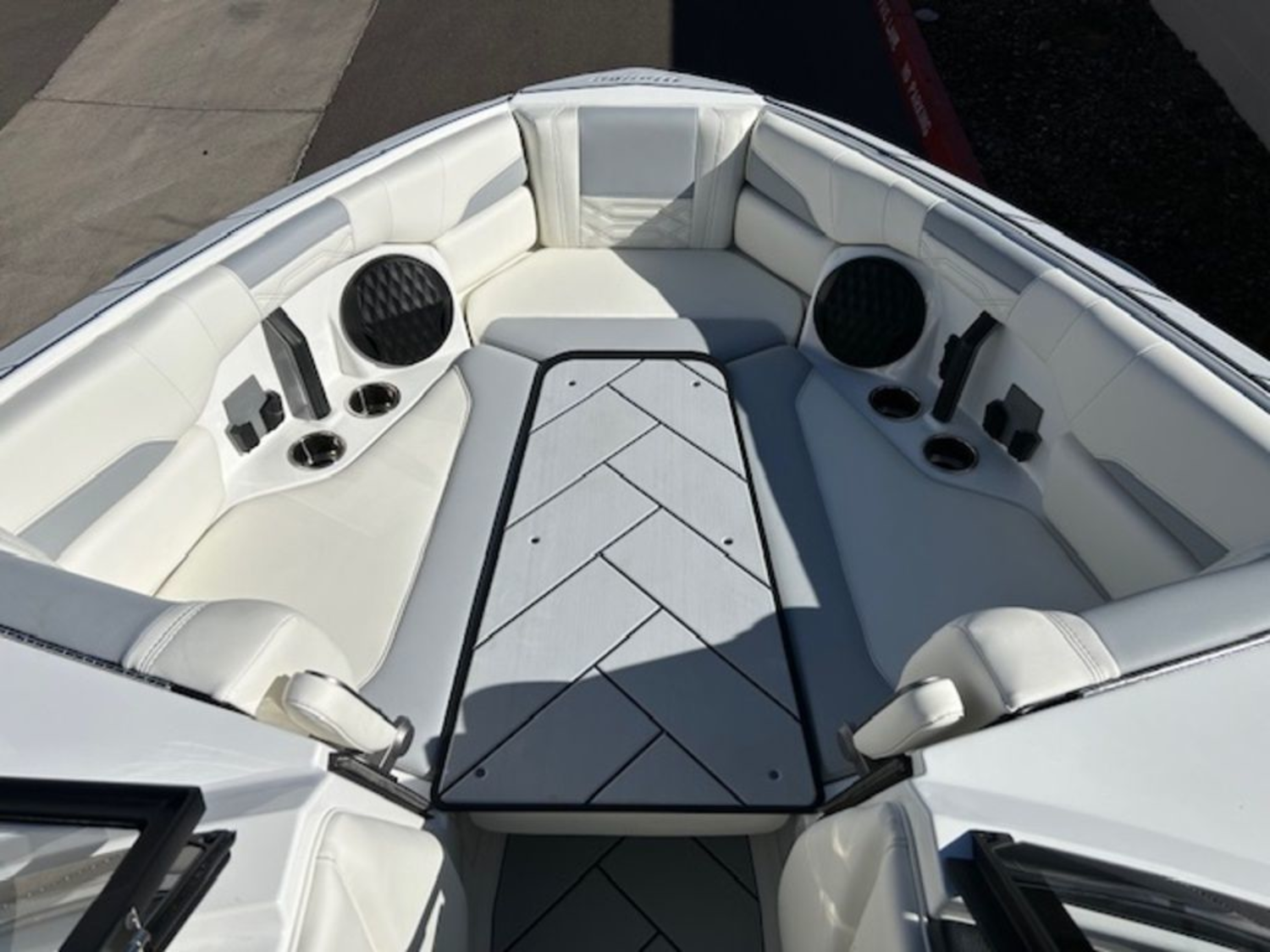 2025 Malibu Boats 26 LSV