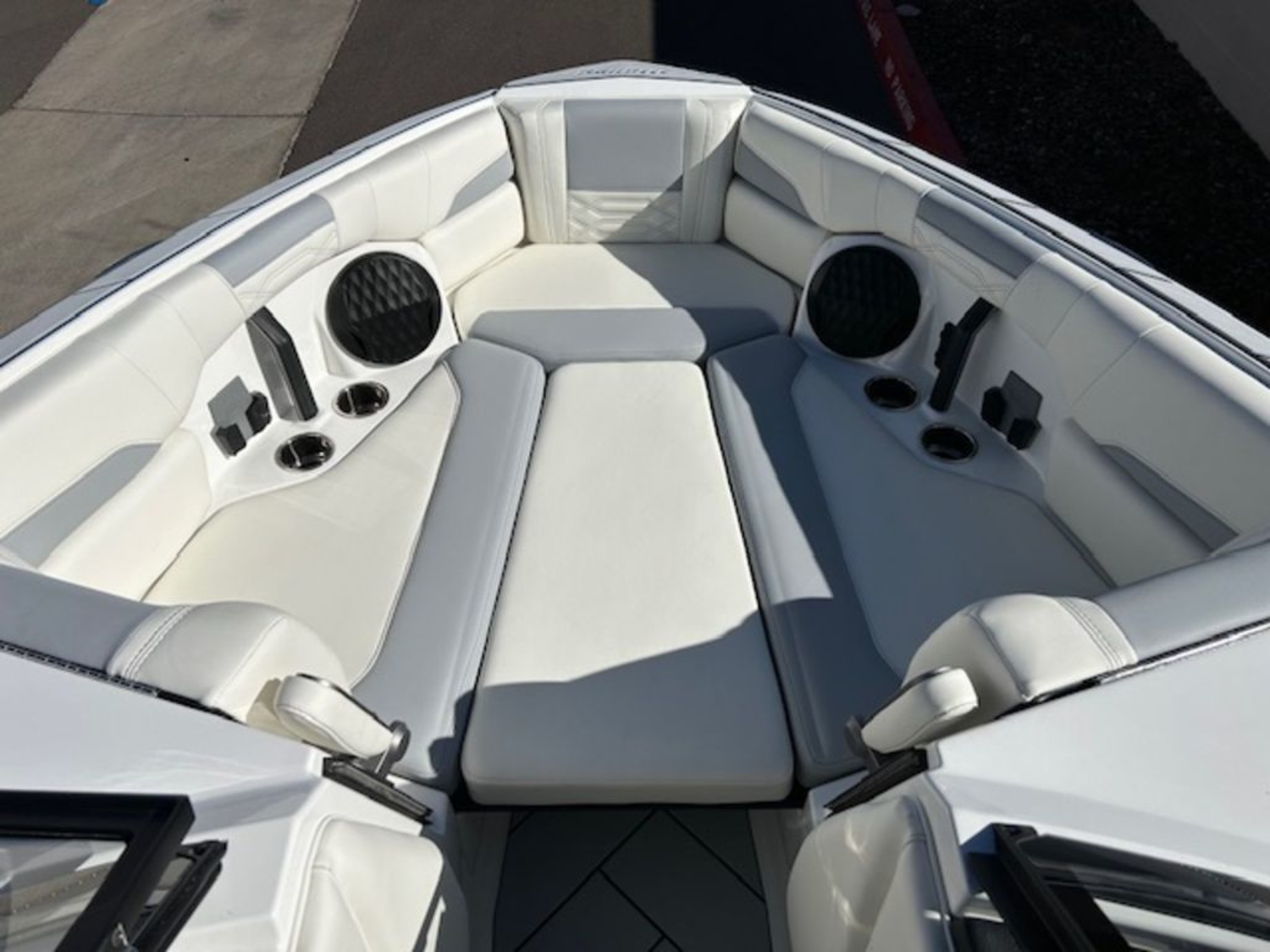 2025 Malibu Boats 26 LSV