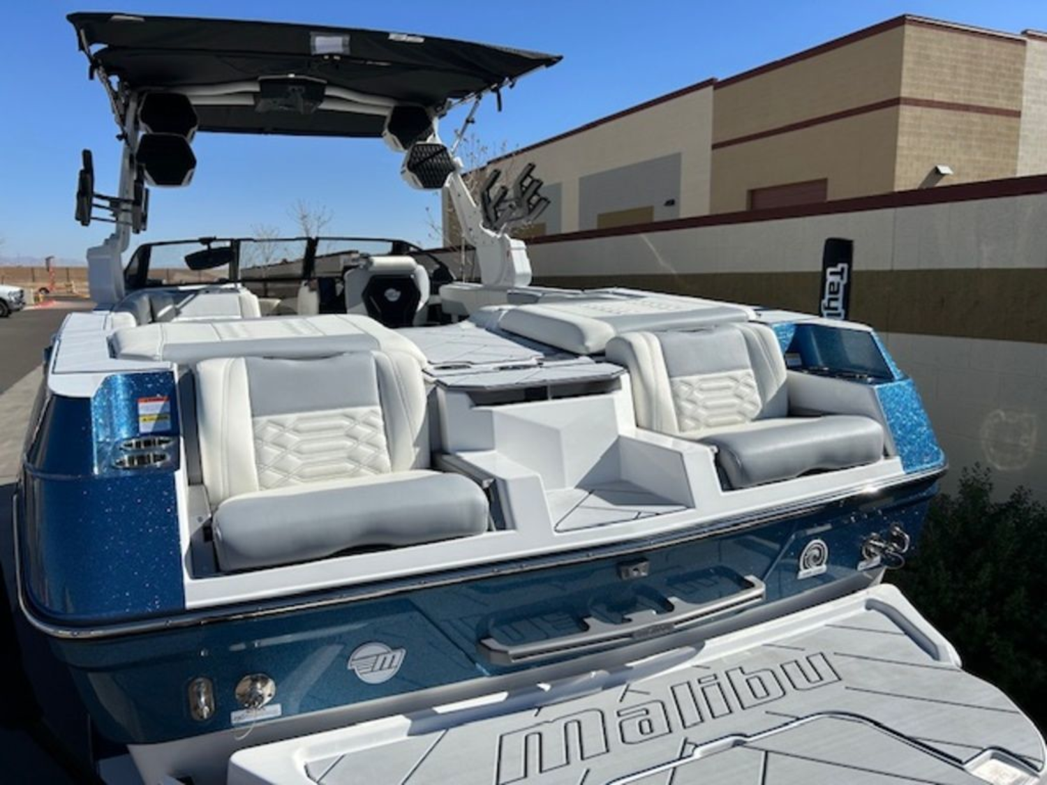 2025 Malibu Boats 26 LSV